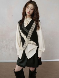 Sweater Knitwear Womens Unique V-Neck Knit Vest Irregular Design Tiered Shoulders