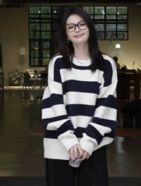 Autumn and winter Korean version retro black and white striped loose long-sleeved knit sweater womens lazy style loose