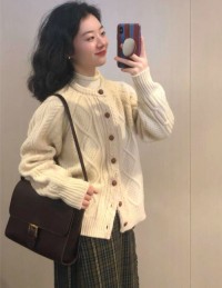 American retro slim long sleeve knit sweater jacket womens autumn and winter casual sports letter top tide