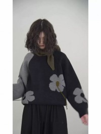 Black and gray high-end sweater womens design sense niche lazy style round neck knitted top women