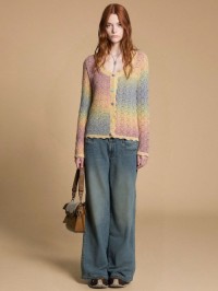 Heart Button Gradient Knitted Cardigan Womens Spring 2025 New Fashion Sweet Slim Slim Slim V-Neck Sweater