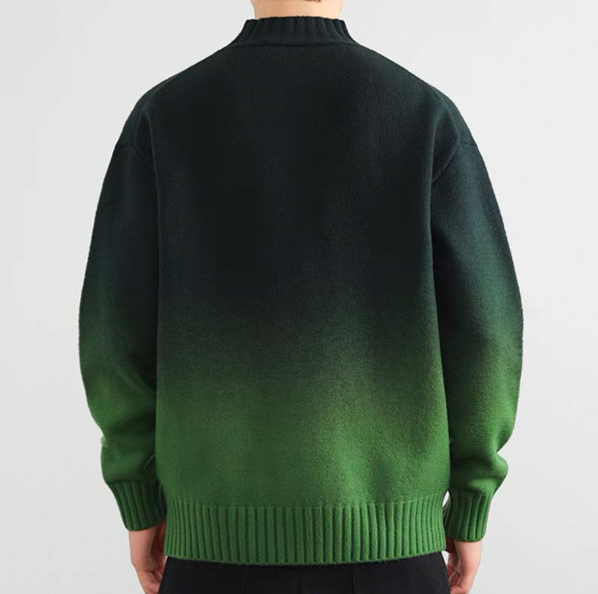 Gradient mens sweater, casual round neck, a variety of sizes, multiple styles, and a variety of colors are available,