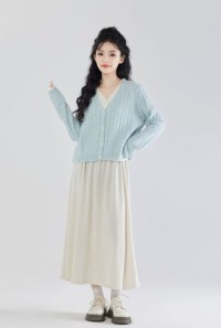 Blue fake two-piece V-neck knitted cardigan womens 2025 spring and autumn new design sense twist sweater jacket short