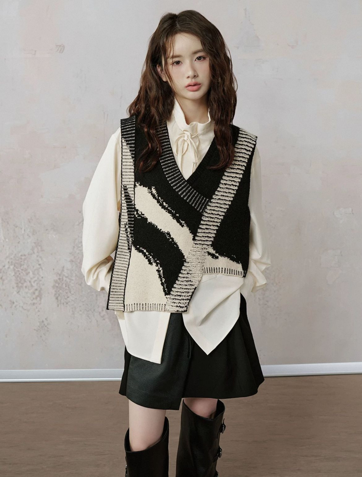 Sweater Knitwear Womens Unique V-Neck Knit Vest Irregular Design Tiered Shoulders