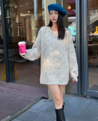 The new elegant knitted cardigan jacket for autumn and winter