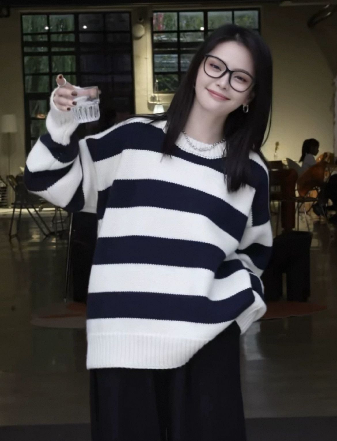 Autumn and winter Korean version retro black and white striped loose long-sleeved knit sweater womens lazy style loose