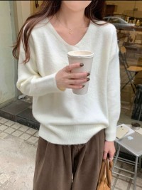 Korean warm and soft glutinous loose base top, womens autumn temperament, V-neck, inner thin basic knitted sweater
