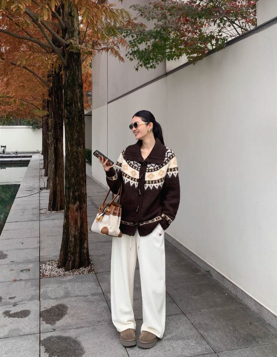 Vintage jacquard sweater, cardigan, womens lapel, horn buttoned jacket, design sense knit top