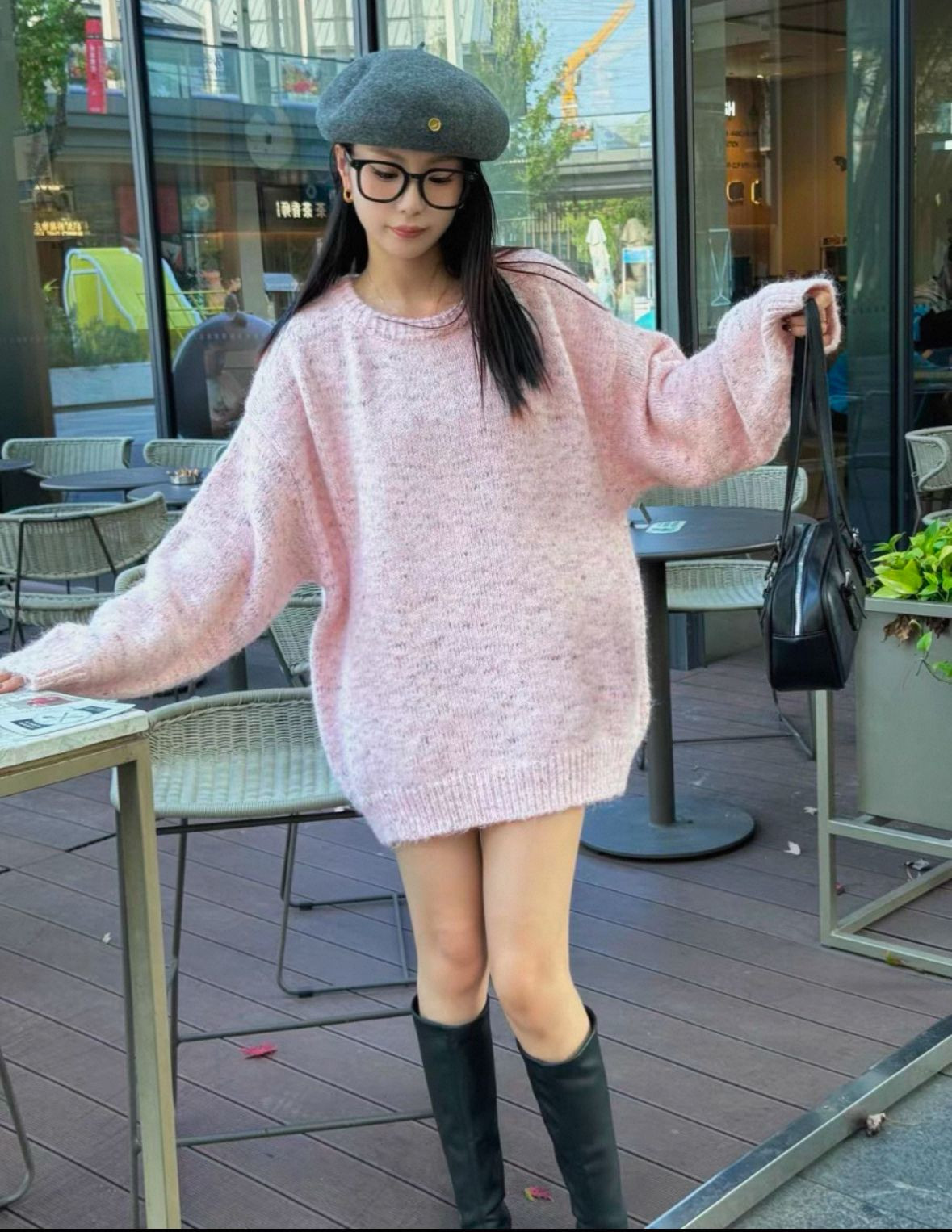 The new elegant knitted cardigan jacket for autumn and winter